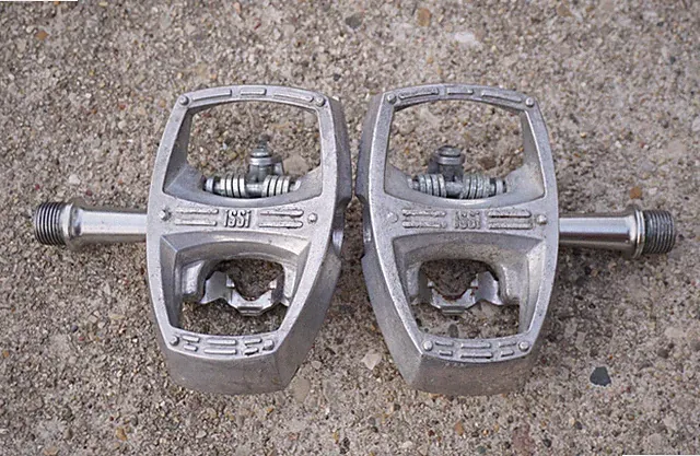 ISSI Clipless Pedals Trail Double Side Platform Urban Bike Commuter Touring SPD